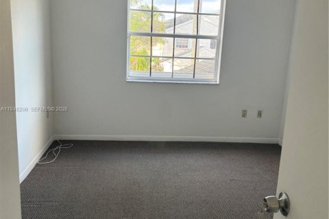 Снять в аренду таунхаус в Майами, Флорида 3 спальни, 128.39м2, № 2004578 - фото 19