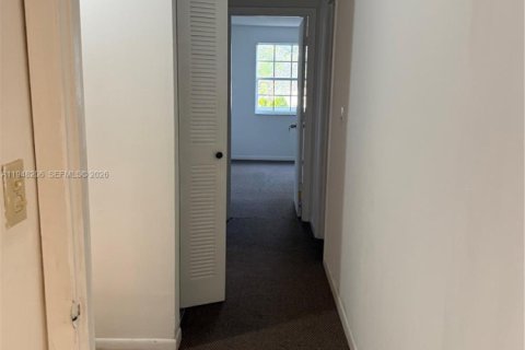 Снять в аренду таунхаус в Майами, Флорида 3 спальни, 128.39м2, № 2004578 - фото 15