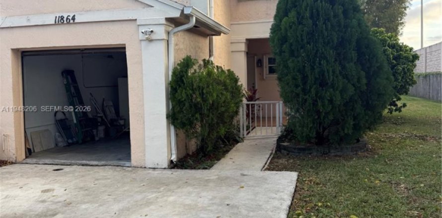 Таунхаус в Майами, Флорида 3 спальни, 128.39м2 № 2004578