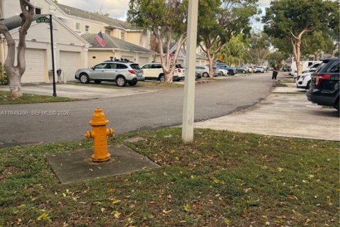 Снять в аренду таунхаус в Майами, Флорида 3 спальни, 128.39м2, № 2004578 - фото 22