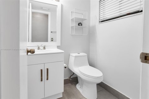 Townhouse in Dania Beach, Florida 2 bedrooms, 116.31 sq.m. № 1922025 - photo 27