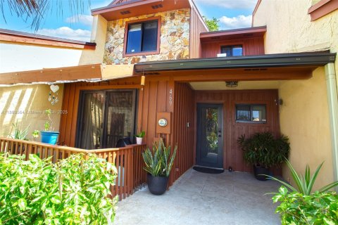 Townhouse in Dania Beach, Florida 2 bedrooms, 116.31 sq.m. № 1922025 - photo 6