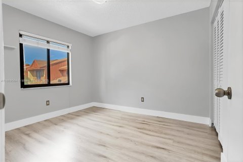 Townhouse in Dania Beach, Florida 2 bedrooms, 116.31 sq.m. № 1922025 - photo 28