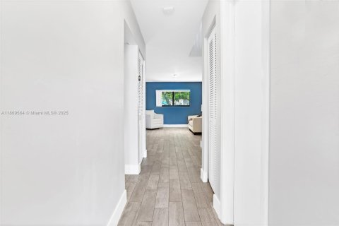 Townhouse in Dania Beach, Florida 2 bedrooms, 116.31 sq.m. № 1922025 - photo 8