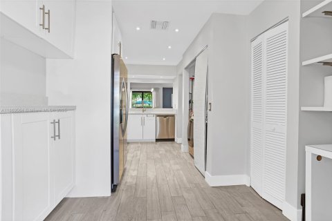 Townhouse in Dania Beach, Florida 2 bedrooms, 116.31 sq.m. № 1922025 - photo 25