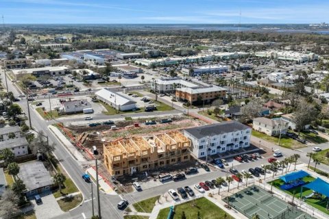 Townhouse in Jacksonville Beach, Florida 4 bedrooms, 168.34 sq.m. № 1793254 - photo 4