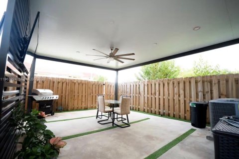 Купить таунхаус в Хомстед, Флорида 3 спальни, 143.53м2, № 2025759 - фото 19