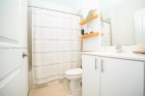 Купить таунхаус в Хомстед, Флорида 3 спальни, 143.53м2, № 2025759 - фото 17