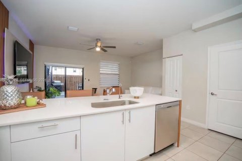 Купить таунхаус в Хомстед, Флорида 3 спальни, 143.53м2, № 2025759 - фото 8