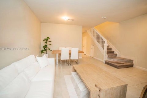 Купить таунхаус в Хомстед, Флорида 3 спальни, 143.53м2, № 2025759 - фото 7