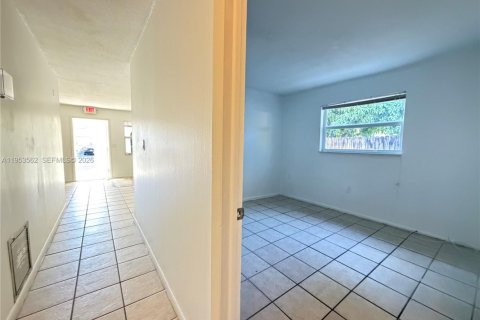 Casa en alquiler en Fort Lauderdale, Florida, 3 dormitorios, 233 m2 № 2007906 - foto 10