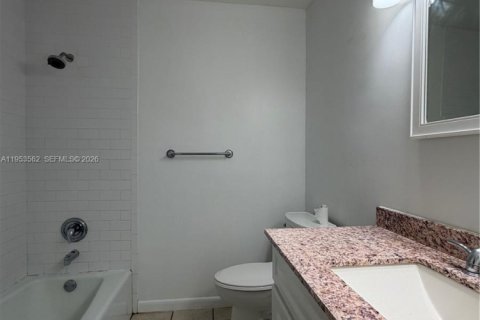 Casa en alquiler en Fort Lauderdale, Florida, 3 dormitorios, 233 m2 № 2007906 - foto 11