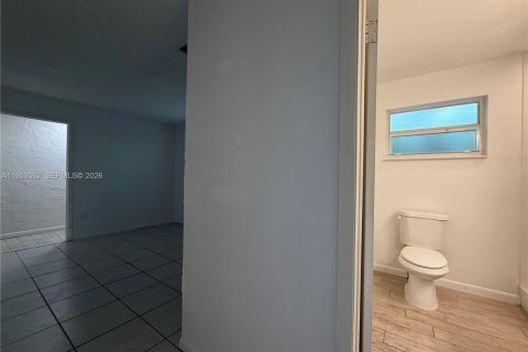 Casa en alquiler en Fort Lauderdale, Florida, 3 dormitorios, 233 m2 № 2007906 - foto 12