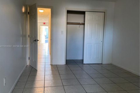 Casa en alquiler en Fort Lauderdale, Florida, 3 dormitorios, 233 m2 № 2007906 - foto 8