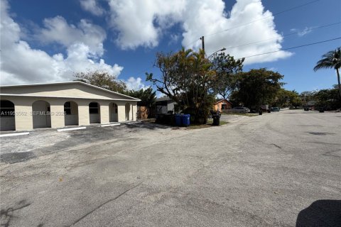 Casa en alquiler en Fort Lauderdale, Florida, 3 dormitorios, 233 m2 № 2007906 - foto 13