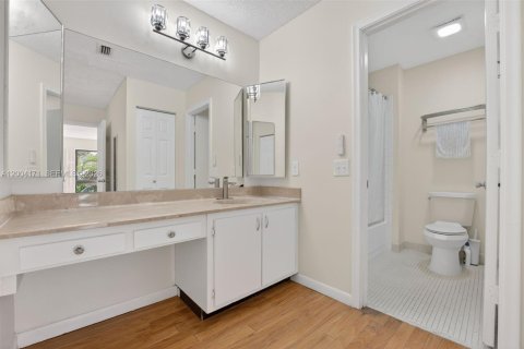 Condo in Boca Raton, Florida, 2 bedrooms  № 2068314 - photo 18