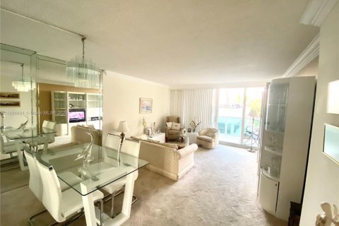 Снять в аренду кондоминиум в Санни-Айлс-Бич, Флорида 1 спальня, 92.07м2, № 1947804 - фото 6