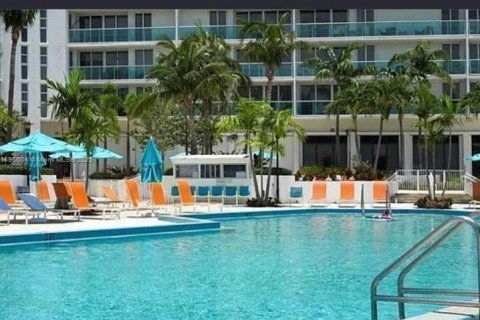 Снять в аренду кондоминиум в Санни-Айлс-Бич, Флорида 1 спальня, 92.07м2, № 1947804 - фото 18