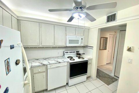 Снять в аренду кондоминиум в Санни-Айлс-Бич, Флорида 1 спальня, 92.07м2, № 1947804 - фото 7