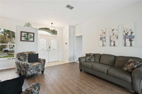 House in Zephyrhills, Florida 3 bedrooms, 163.51 sq.m. № 1569202 - photo 9
