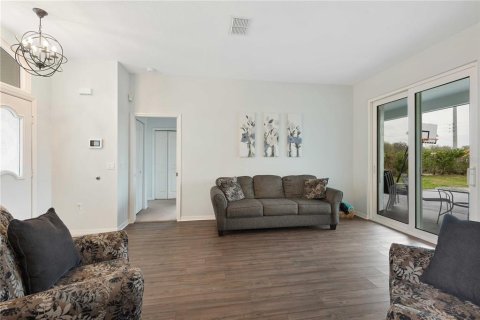 House in Zephyrhills, Florida 3 bedrooms, 163.51 sq.m. № 1569202 - photo 11