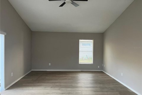 Villa ou maison à louer à Orlando, Floride: 4 chambres, 187.48 m2 № 2418608 - photo 4