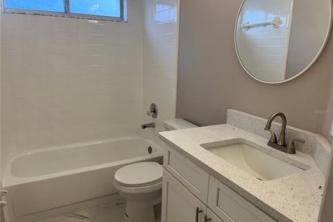 Villa ou maison à louer à Orlando, Floride: 4 chambres, 187.48 m2 № 2418608 - photo 7