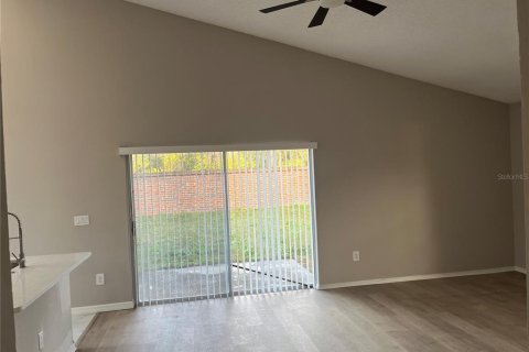Villa ou maison à louer à Orlando, Floride: 4 chambres, 187.48 m2 № 2418608 - photo 5
