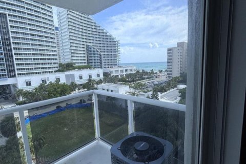 Copropriété à louer à Fort Lauderdale, Floride: 1 chambre, 76.09 m2 № 2177476 - photo 19