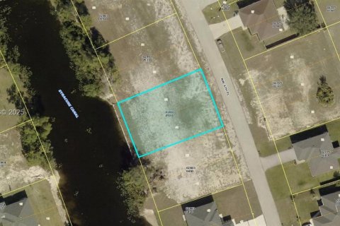 Terrain à vendre à Cape Coral, Floride № 1990700 - photo 1