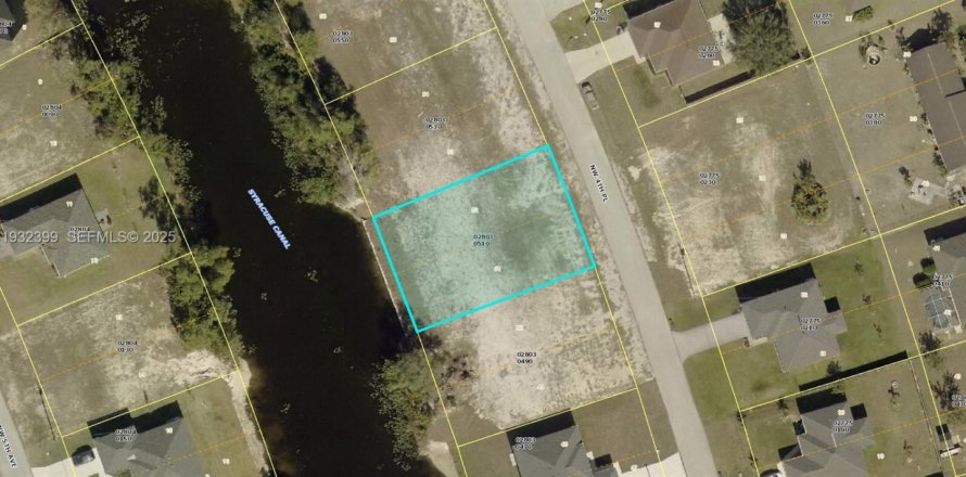 Terrain à Cape Coral, Floride № 1990700