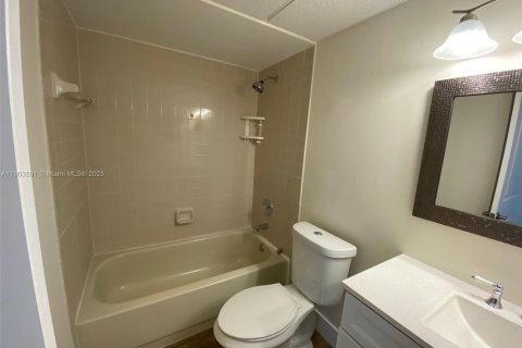 Condominio en alquiler en Doral, Florida, 2 dormitorios, 92.16 m2 № 1954288 - foto 14