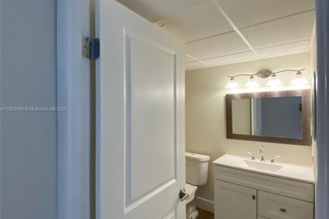Condominio en alquiler en Doral, Florida, 2 dormitorios, 92.16 m2 № 1954288 - foto 10