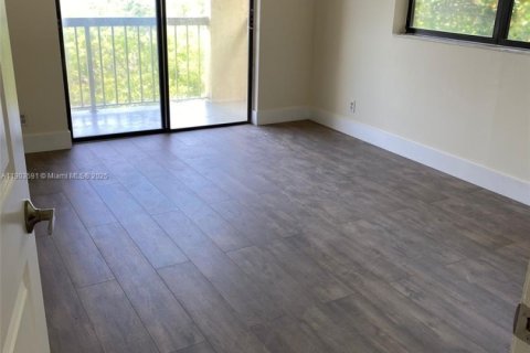 Condominio en alquiler en Doral, Florida, 2 dormitorios, 92.16 m2 № 1954288 - foto 9