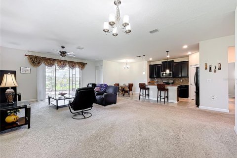 House in Clermont, Florida 3 bedrooms, 186.36 sq.m. № 1782737 - photo 13