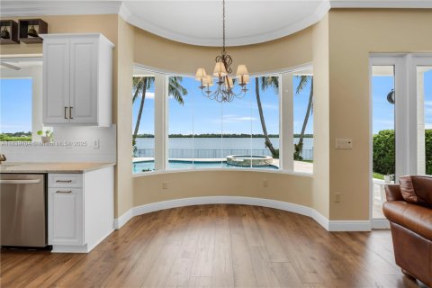 Casa en venta en Miramar, Florida, 5 dormitorios, 332.03 m2 № 1846322 - foto 8