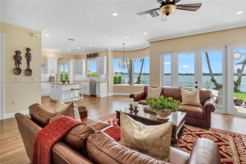 Casa en venta en Miramar, Florida, 5 dormitorios, 332.03 m2 № 1846322 - foto 1