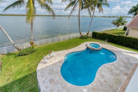 Casa en venta en Miramar, Florida, 5 dormitorios, 332.03 m2 № 1846322 - foto 4