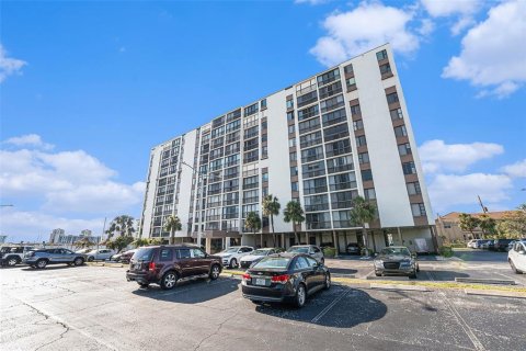 Condo in Clearwater, Florida, 1 bedroom  № 1673804 - photo 3