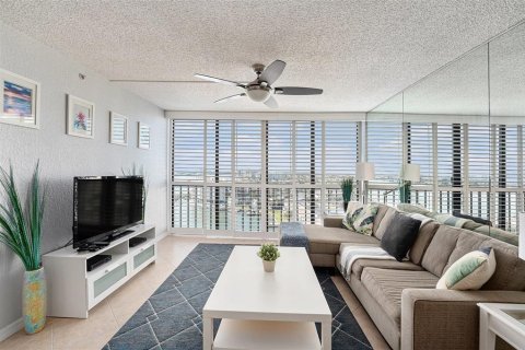 Condo in Clearwater, Florida, 1 bedroom  № 1673804 - photo 11