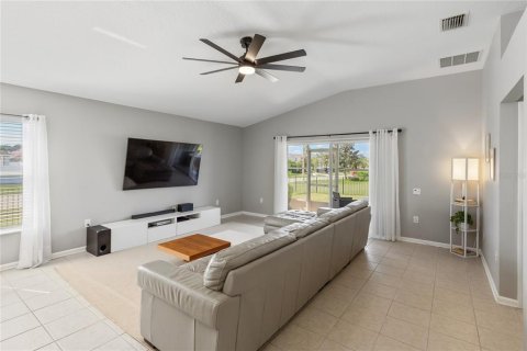 Villa ou maison à vendre à Wesley Chapel, Floride: 3 chambres, 173.82 m2 № 2418742 - photo 16