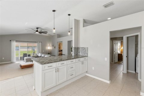 Villa ou maison à vendre à Wesley Chapel, Floride: 3 chambres, 173.82 m2 № 2418742 - photo 11