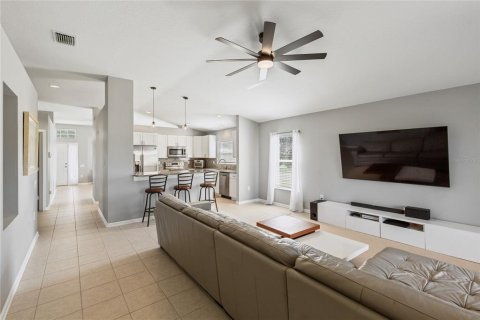 Villa ou maison à vendre à Wesley Chapel, Floride: 3 chambres, 173.82 m2 № 2418742 - photo 14