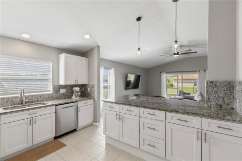 Villa ou maison à vendre à Wesley Chapel, Floride: 3 chambres, 173.82 m2 № 2418742 - photo 8