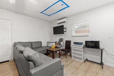 Casa en venta en Tampa, Florida, 4 dormitorios, 158.86 m2 № 1834570 - foto 23