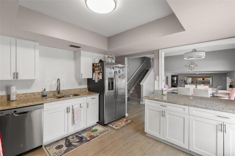 Casa en venta en Tampa, Florida, 4 dormitorios, 158.86 m2 № 1834570 - foto 9