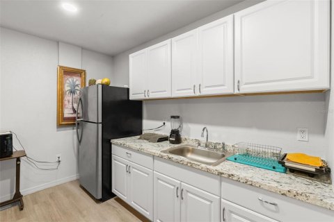 Casa en venta en Tampa, Florida, 4 dormitorios, 158.86 m2 № 1834570 - foto 25
