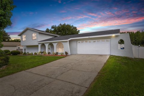 Casa en venta en Tampa, Florida, 4 dormitorios, 158.86 m2 № 1834570 - foto 1
