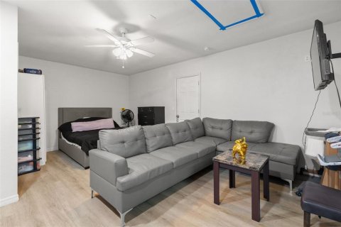 Casa en venta en Tampa, Florida, 4 dormitorios, 158.86 m2 № 1834570 - foto 24