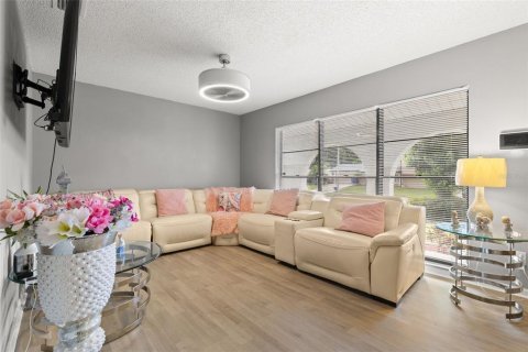 Casa en venta en Tampa, Florida, 4 dormitorios, 158.86 m2 № 1834570 - foto 6